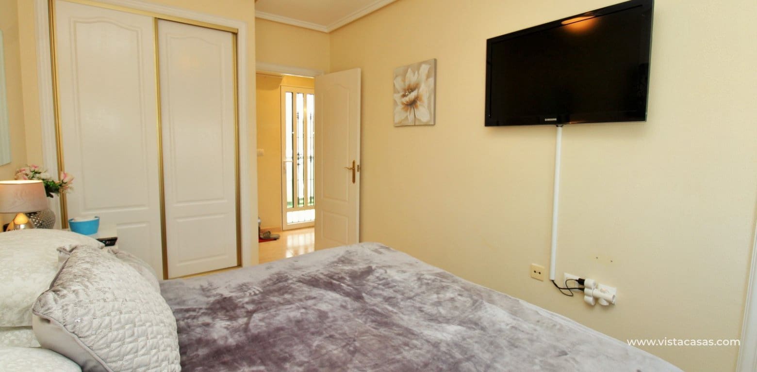 3 bedroom Townhouse for sale in Villamartin with pool - € 199,950 (Ref: 9787565)