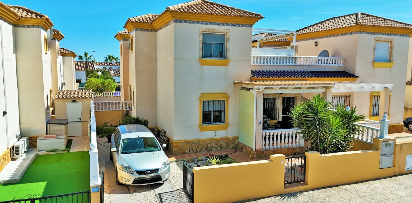 3 bedroom Townhouse for sale in Villamartin with pool - € 199,950 (Ref: 9787565)