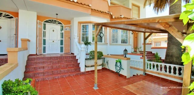 3 soveværelse Byhus til salg i Villamartin, Orihuela med swimmingpool - € 229.000 (Ref: 9793618)