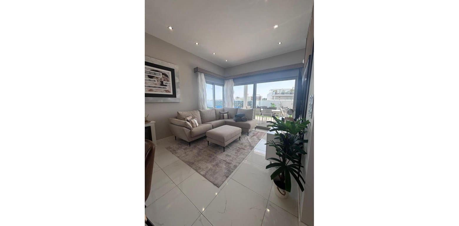 5 soverom Villa til salgs i Villamartin - € 699 000 (Ref: 9800799)