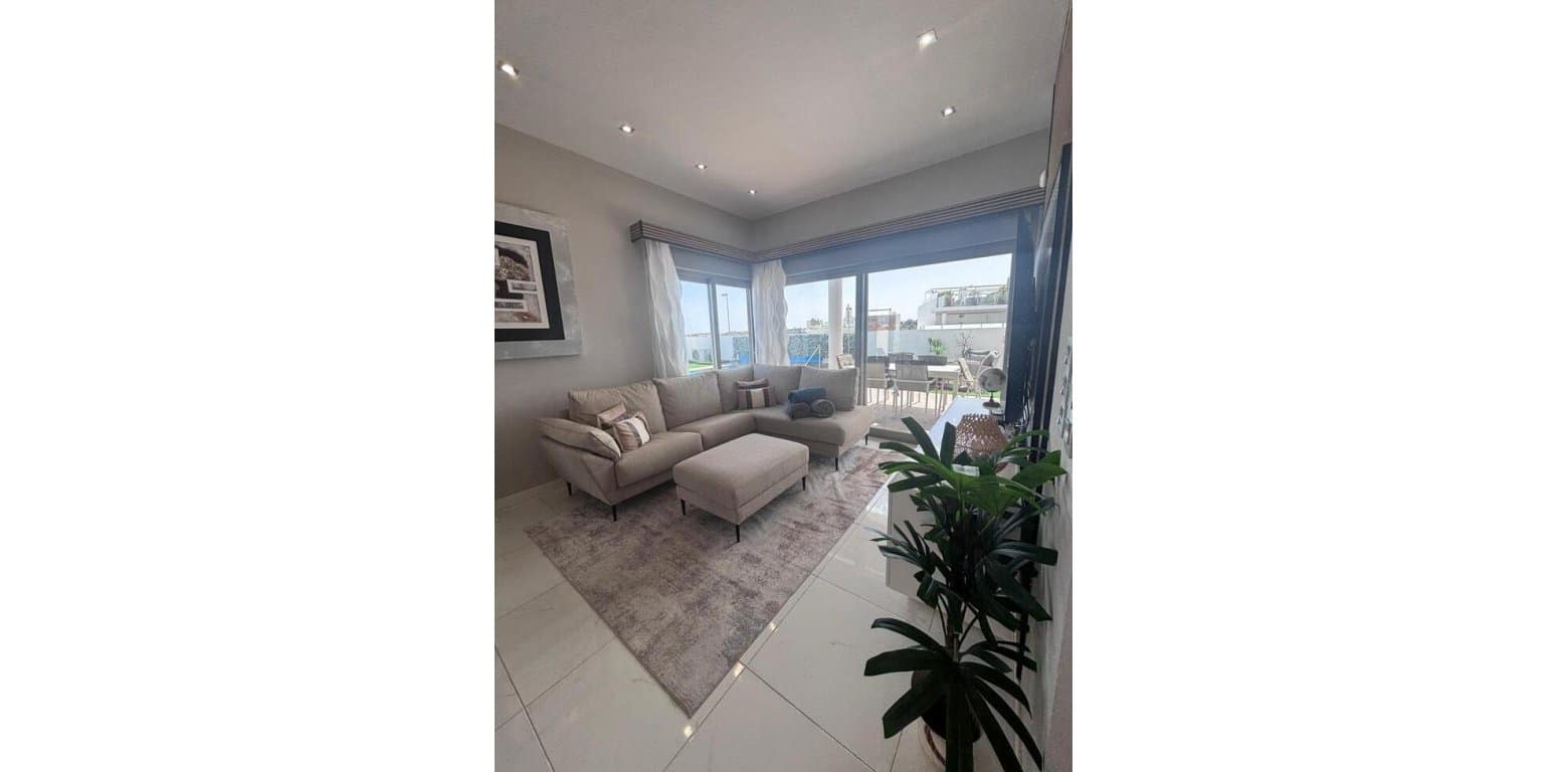 5 soverom Villa til salgs i Villamartin - € 699 000 (Ref: 9800799)