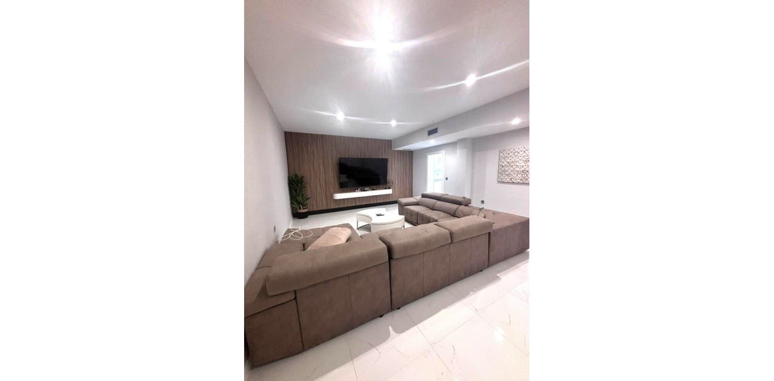 5 soverom Villa til salgs i Villamartin - € 699 000 (Ref: 9800799)