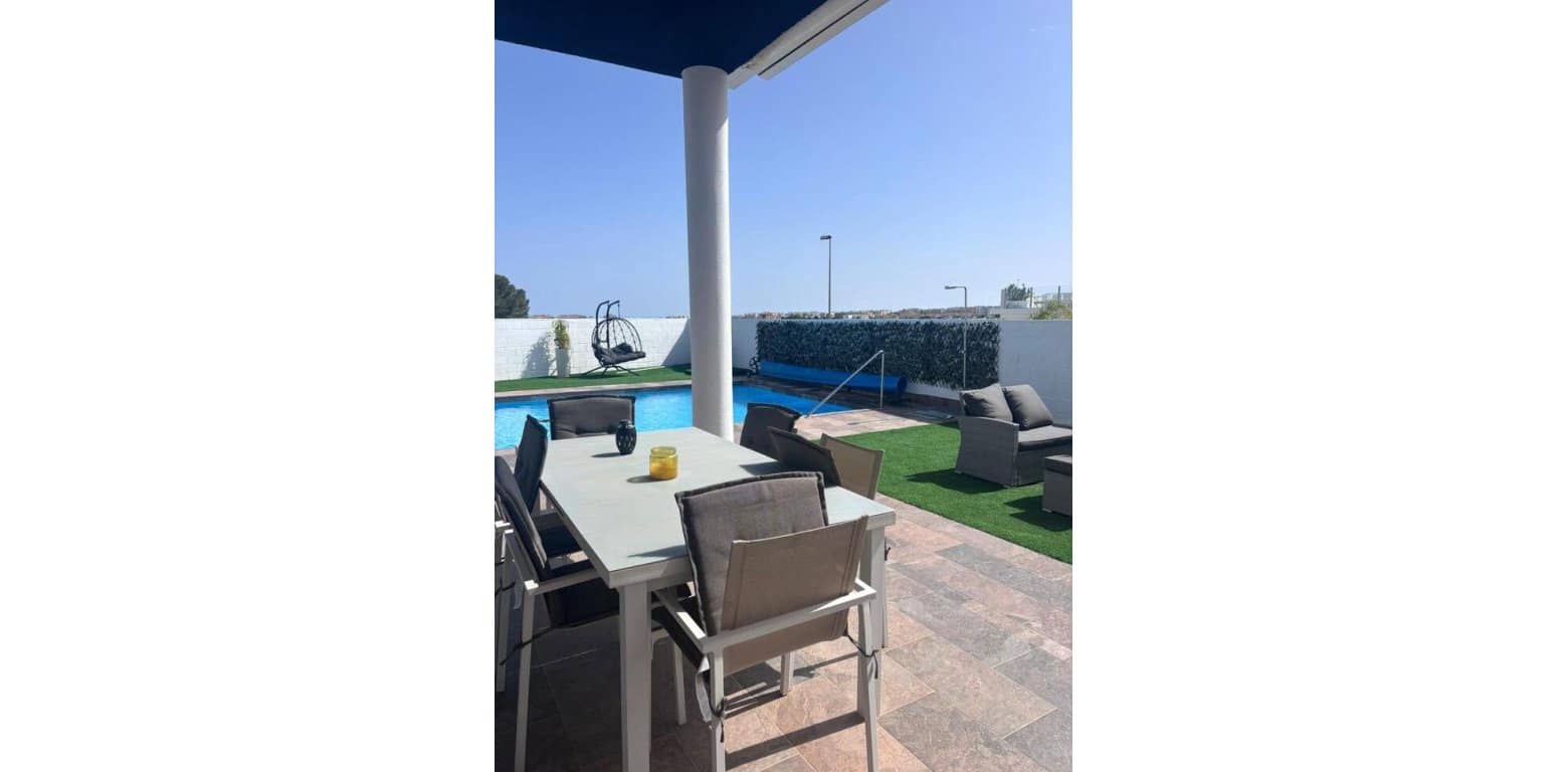 5 soverom Villa til salgs i Villamartin - € 699 000 (Ref: 9800799)