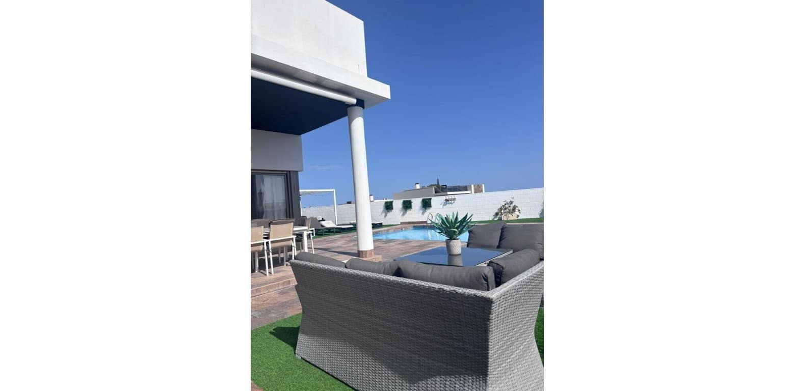 5 soverom Villa til salgs i Villamartin - € 699 000 (Ref: 9800799)