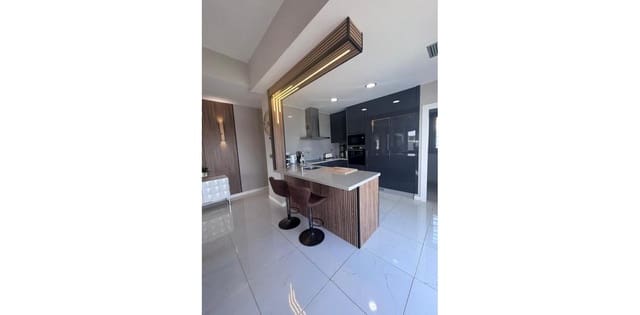 5 soverom Villa til salgs i Villamartin, Orihuela - € 699 000 (Ref: 9800799)