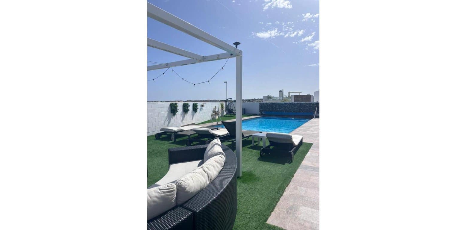 5 soverom Villa til salgs i Villamartin - € 699 000 (Ref: 9800799)