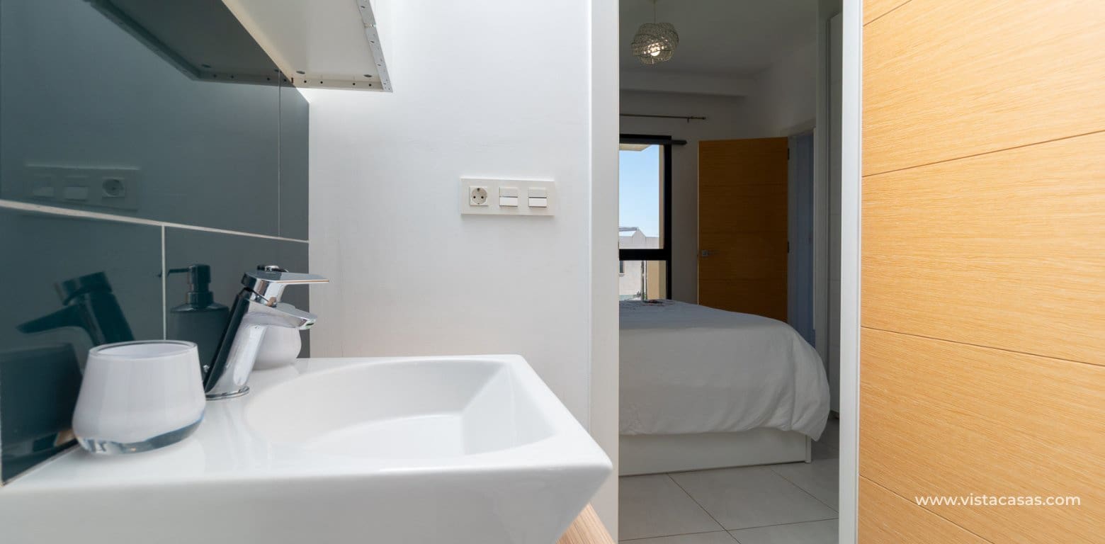 2 makuuhuone Huoneisto myytävänä paikassa La Zenia - 249 900 € (Ref: 9800800)