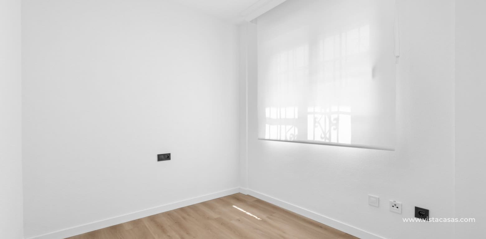 3 bedroom Townhouse for sale in Villamartin - € 269,800 (Ref: 9800801)