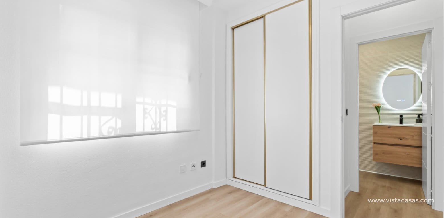 3 bedroom Townhouse for sale in Villamartin - € 269,800 (Ref: 9800801)