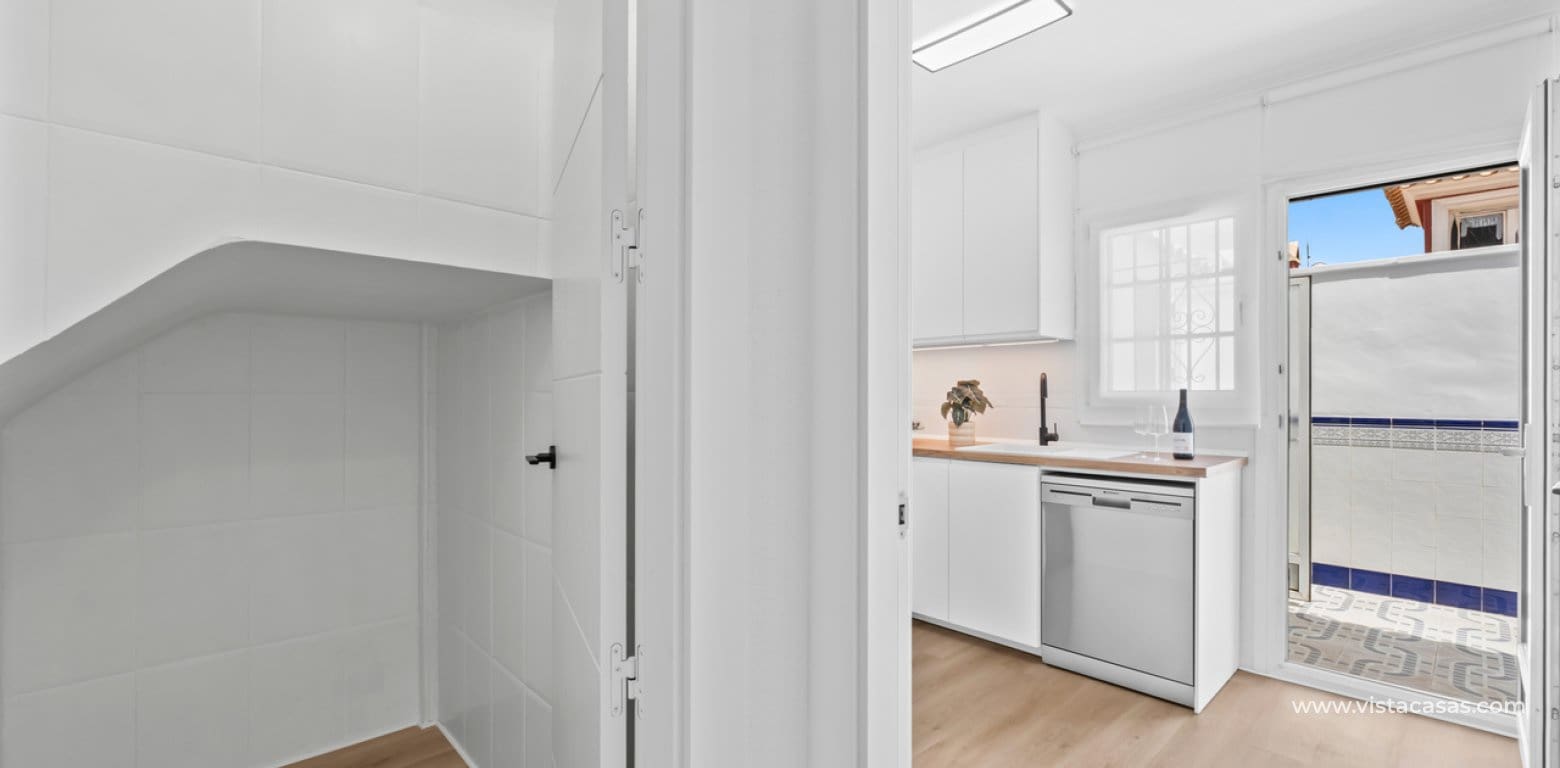 3 bedroom Townhouse for sale in Villamartin - € 269,800 (Ref: 9800801)