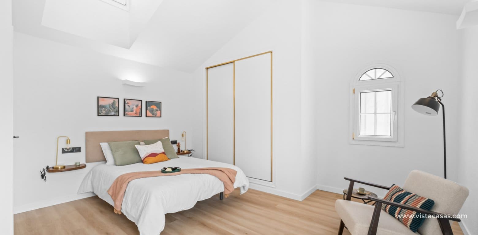 3 bedroom Townhouse for sale in Villamartin - € 269,800 (Ref: 9800801)