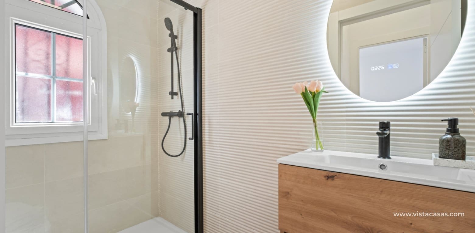 3 bedroom Townhouse for sale in Villamartin - € 269,800 (Ref: 9800801)