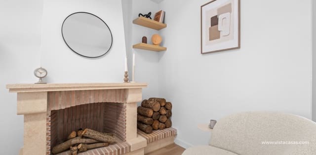 3 bedroom Townhouse for sale in Villamartin, Orihuela - € 269,800 (Ref: 9800801)