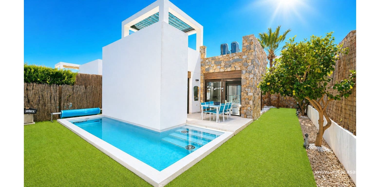 2 slaapkamer Villa te koop in Cabo Roig - € 299.000 (Ref: 9806789)