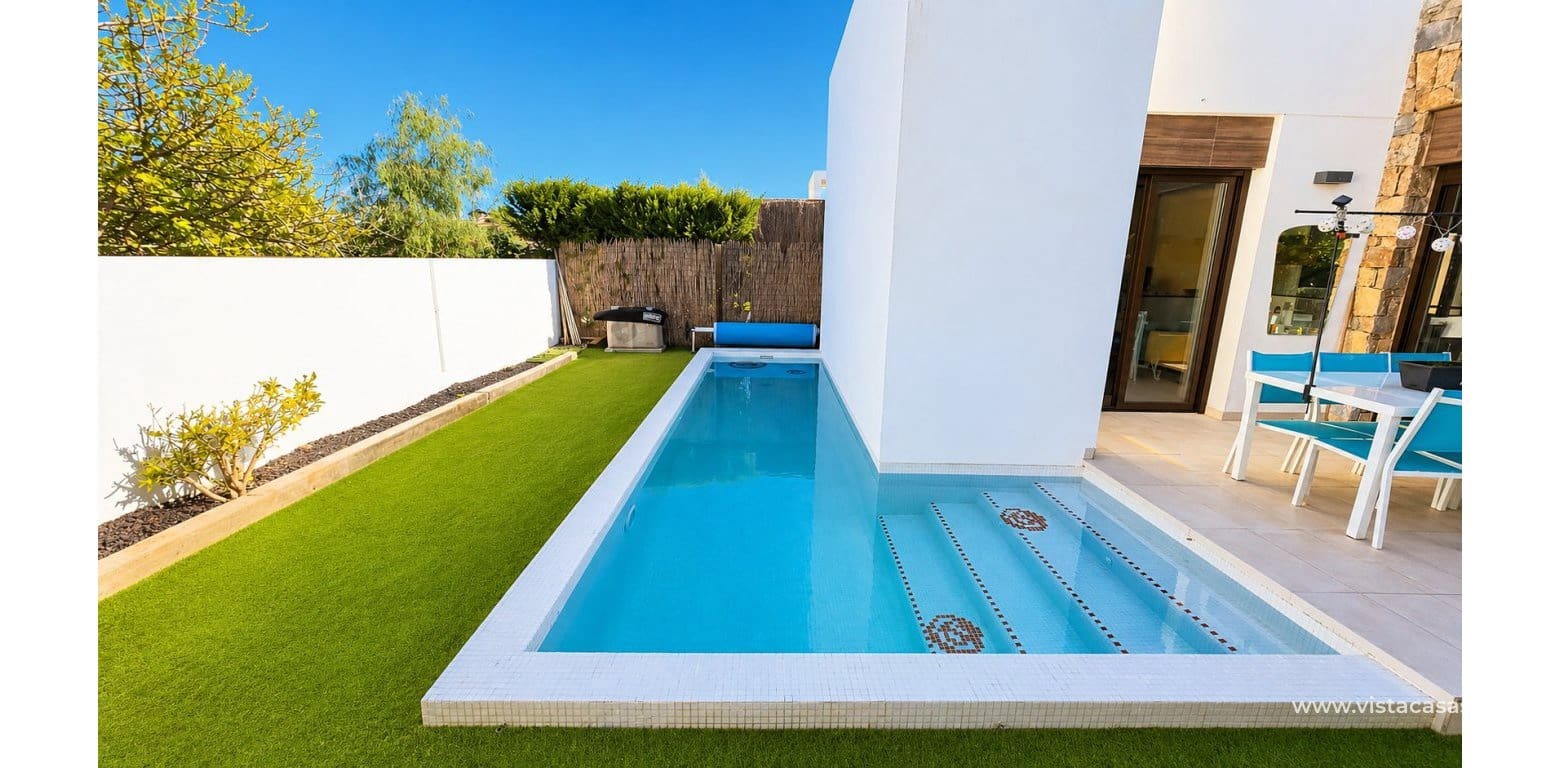 2 slaapkamer Villa te koop in Cabo Roig - € 299.000 (Ref: 9806789)