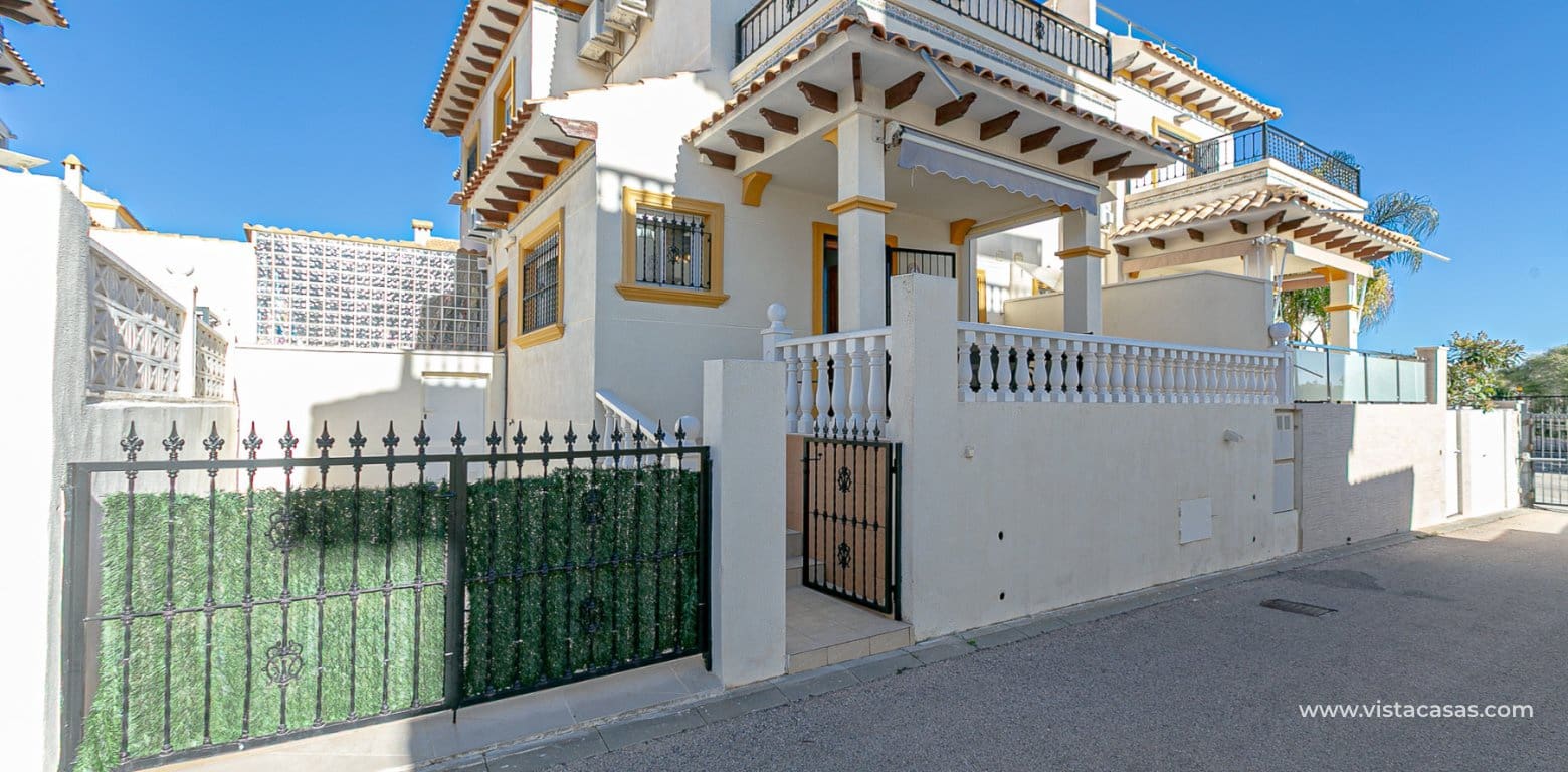 3 bedroom Townhouse for sale in Playa Flamenca - € 224,500 (Ref: 9812461)