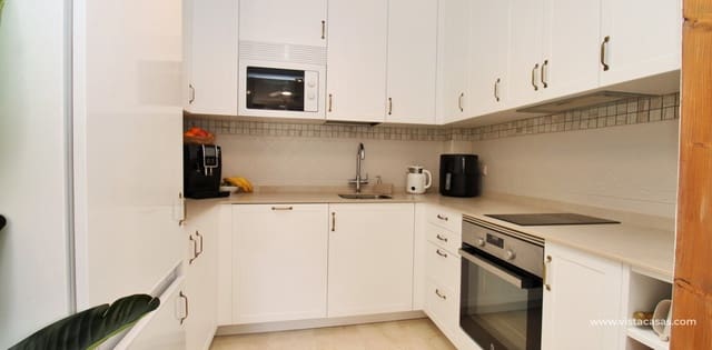 3 soveværelse Byhus til salg i Villamartin, Orihuela med swimmingpool - € 269.500 (Ref: 9816181)