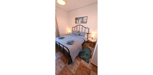 Apartamento de 2 habitaciones en Villamartin, Orihuela en venta - 139.950 € (Ref: 9816182)