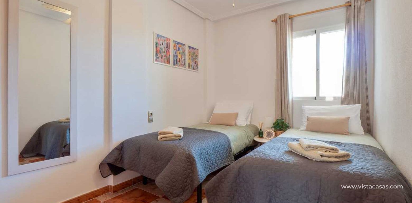 Apartamento de 2 habitaciones en Villamartin en venta - 139.950 € (Ref: 9816182)