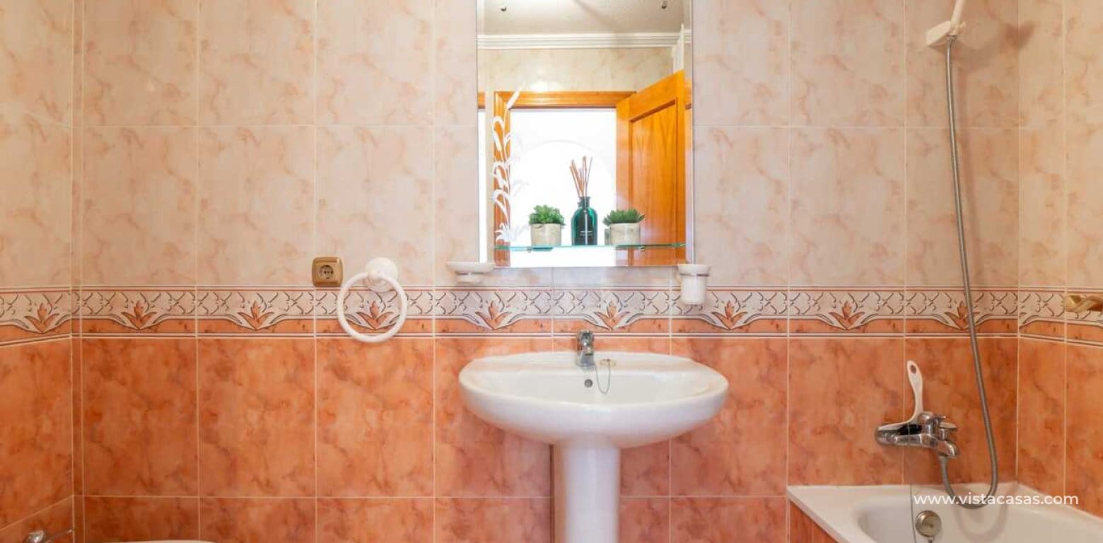 Apartamento de 2 habitaciones en Villamartin en venta - 139.950 € (Ref: 9816182)