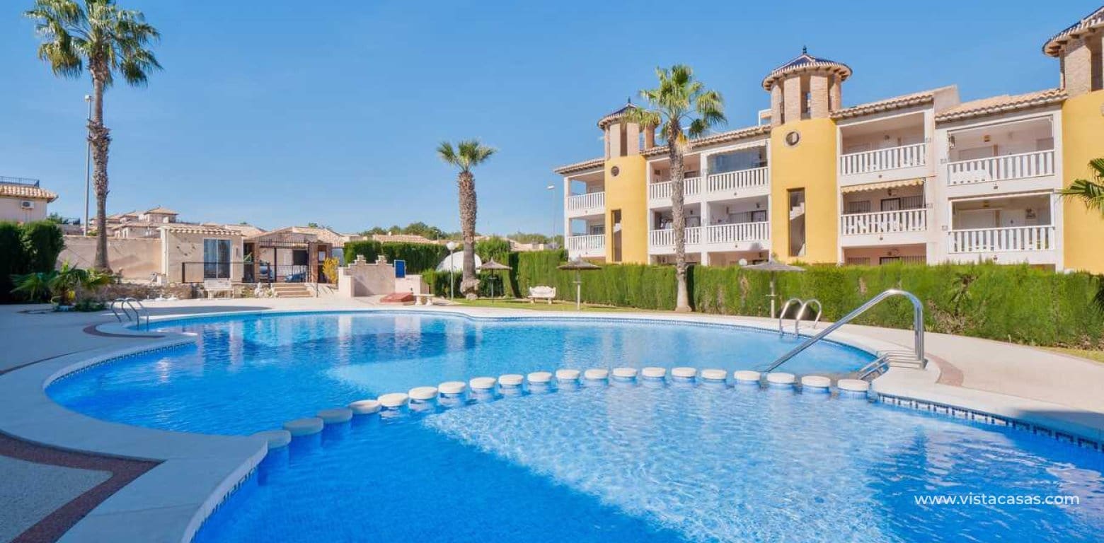 Apartamento de 2 habitaciones en Villamartin en venta - 139.950 € (Ref: 9816182)