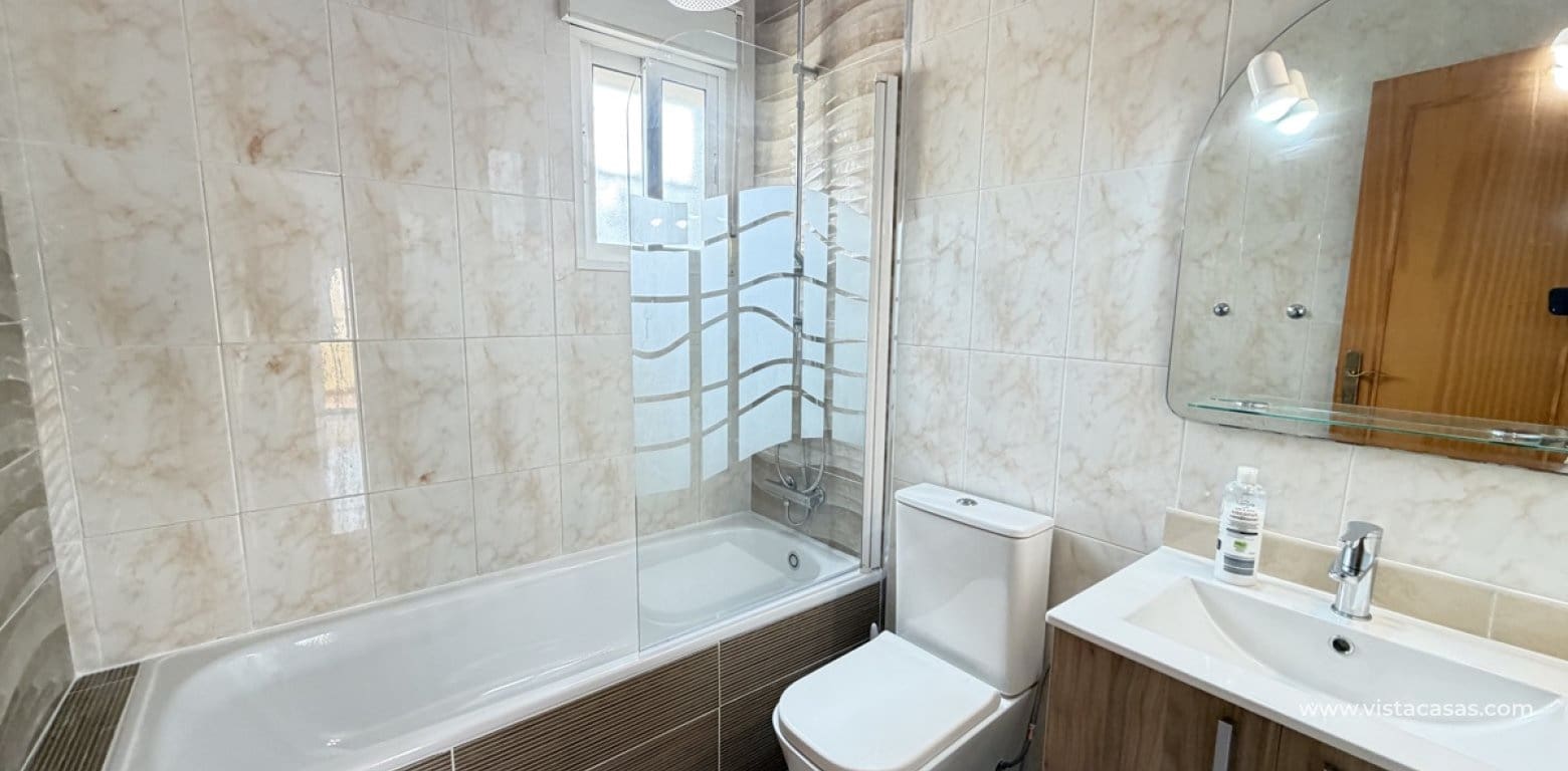 4 slaapkamer Villa te koop in Villamartin - € 385.000 (Ref: 9816183)