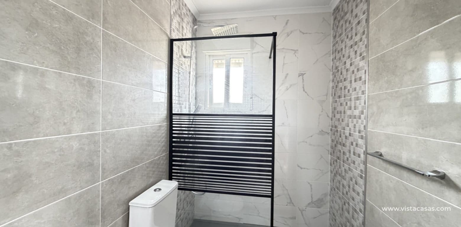 4 slaapkamer Villa te koop in Villamartin - € 385.000 (Ref: 9816183)