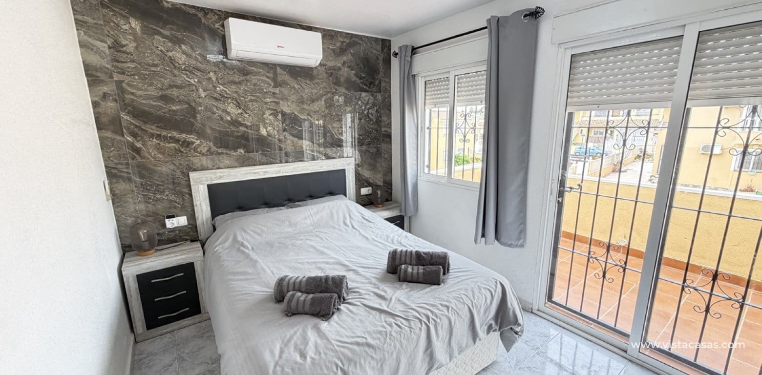 4 slaapkamer Villa te koop in Villamartin - € 385.000 (Ref: 9816183)