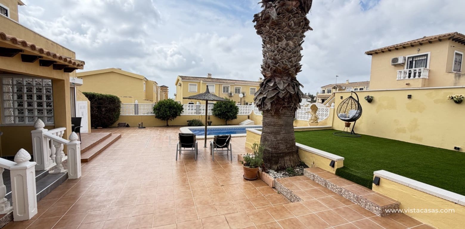 4 slaapkamer Villa te koop in Villamartin - € 385.000 (Ref: 9816183)