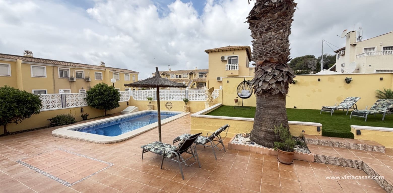 4 slaapkamer Villa te koop in Villamartin - € 385.000 (Ref: 9816183)
