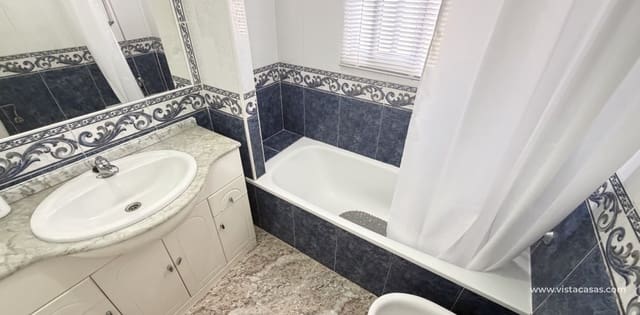 Casa de 2 habitaciones en Villamartin, Orihuela en venta - 179.995 € (Ref: 9823618)