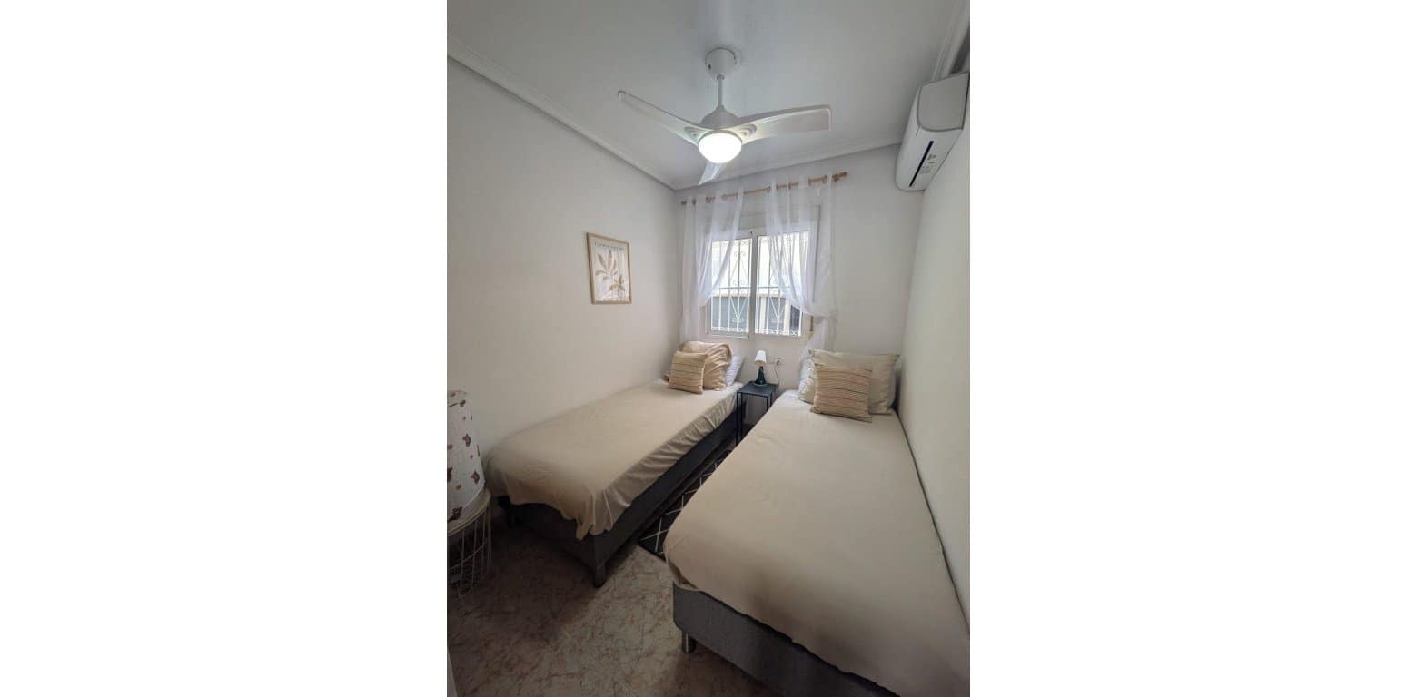 2 Zimmer Apartment zu verkaufen in Playa Flamenca - 155.000 € (Ref: 9823619)