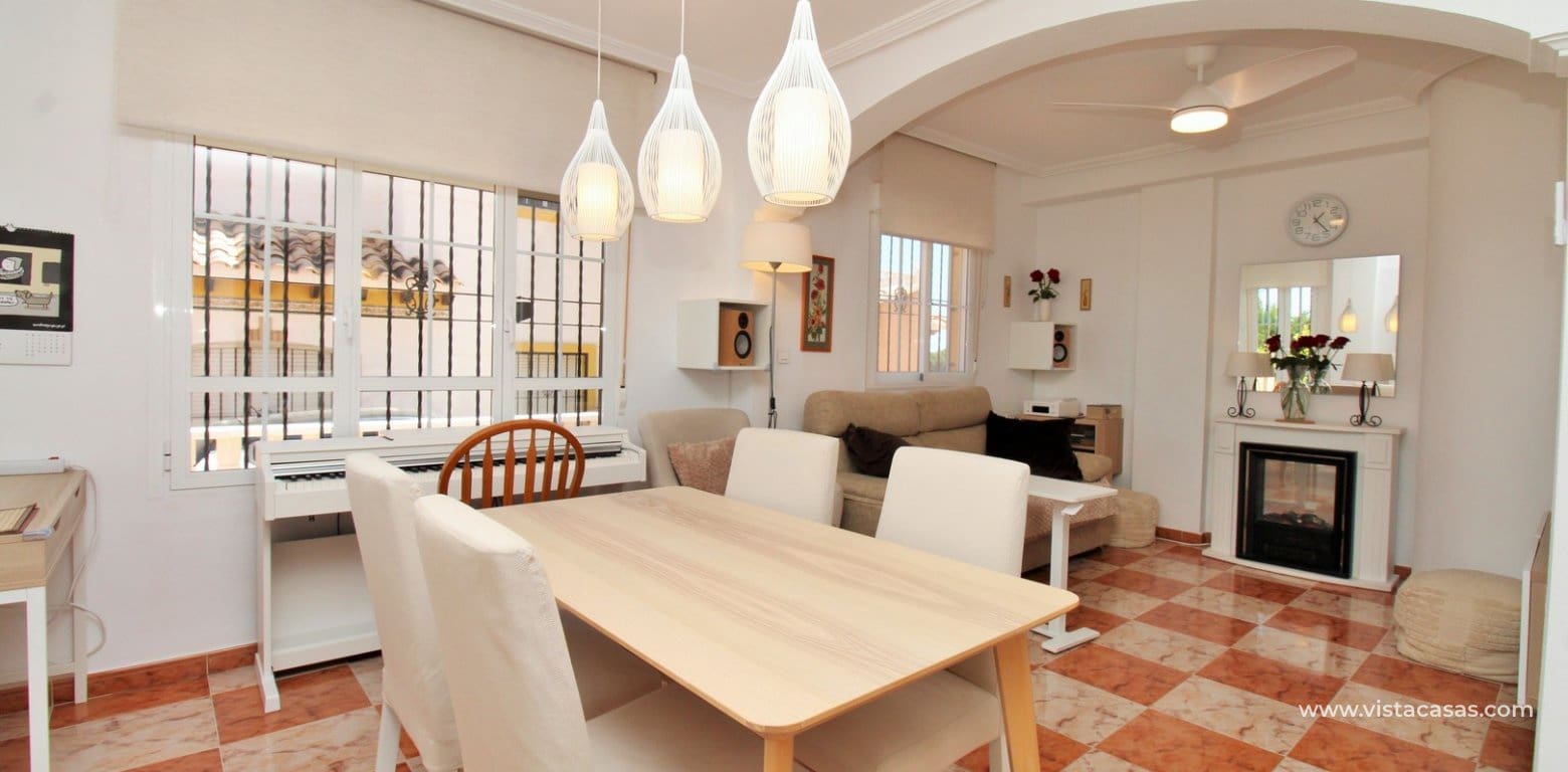 2 soverom Hus til salgs i Cabo Roig med svømmebasseng - € 219 900 (Ref: 9848124)