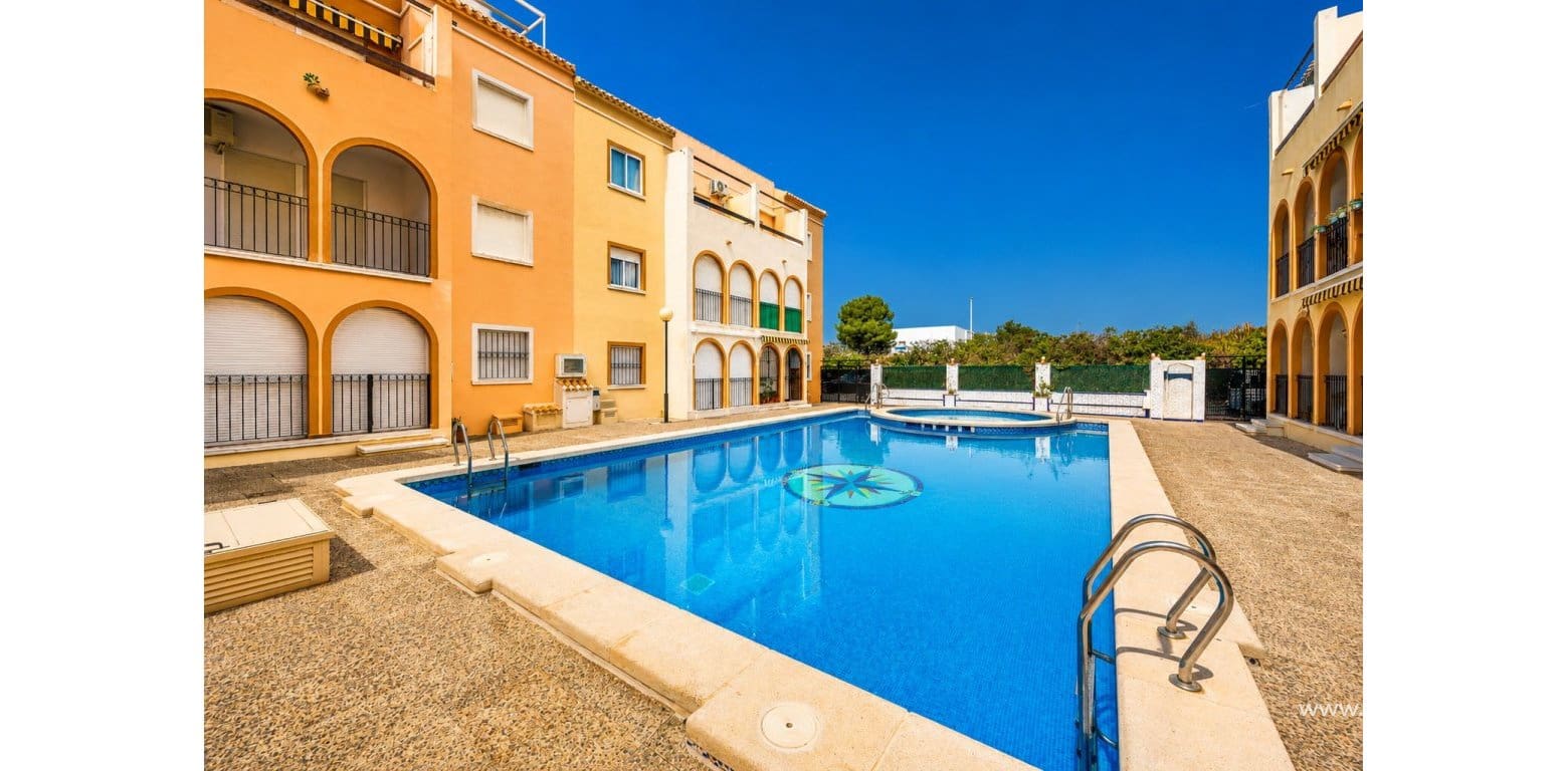 2 soveværelse Lejlighed til salg i Torrevieja - € 139.000 (Ref: 9849860)