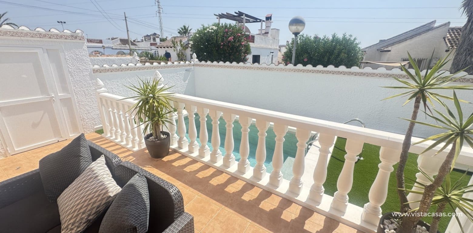 Chalet de 2 habitaciones en Villamartin en venta - 299.995 € (Ref: 9852109)