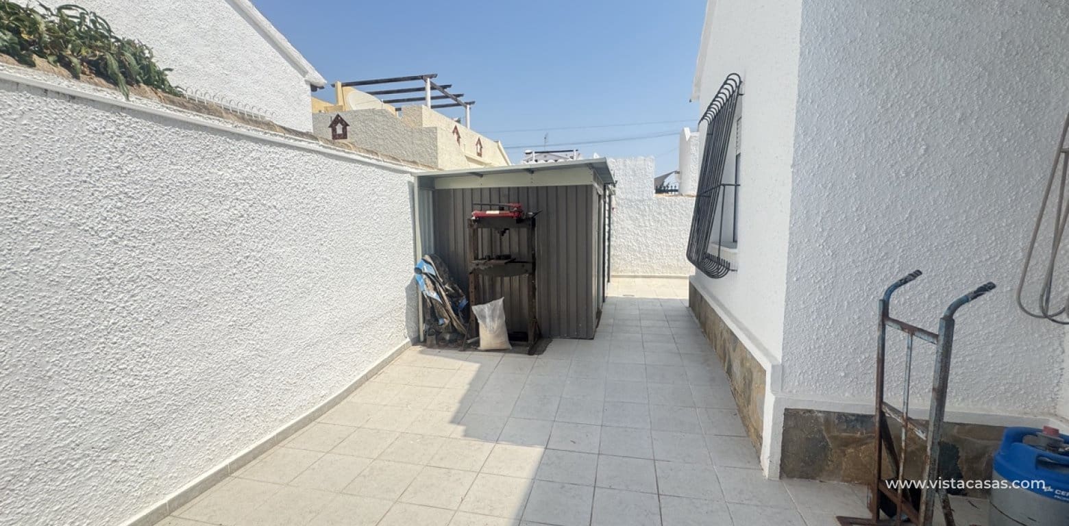 Chalet de 2 habitaciones en Villamartin en venta - 299.995 € (Ref: 9852109)
