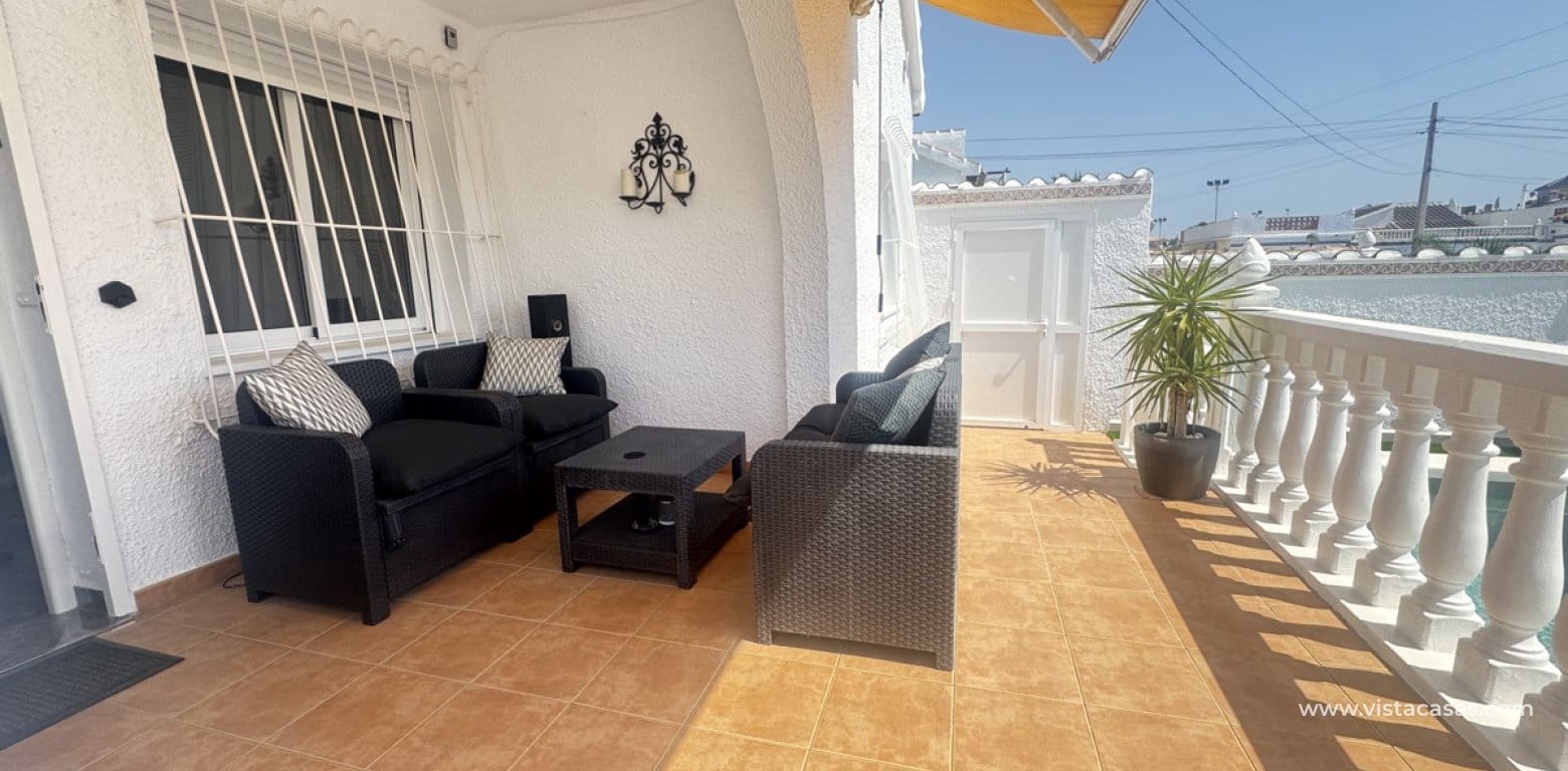 Chalet de 2 habitaciones en Villamartin en venta - 299.995 € (Ref: 9852109)