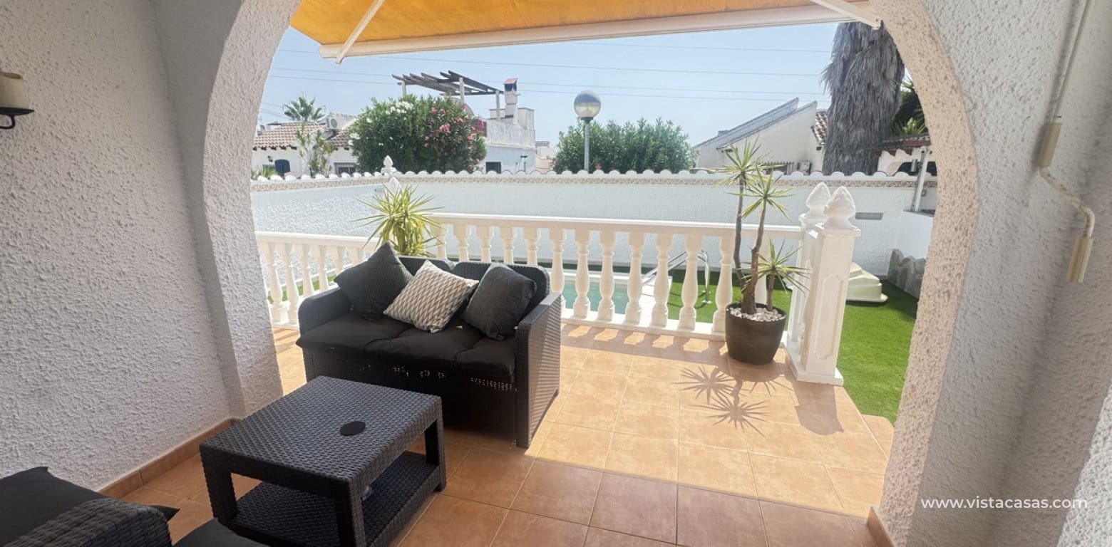 Chalet de 2 habitaciones en Villamartin en venta - 299.995 € (Ref: 9852109)