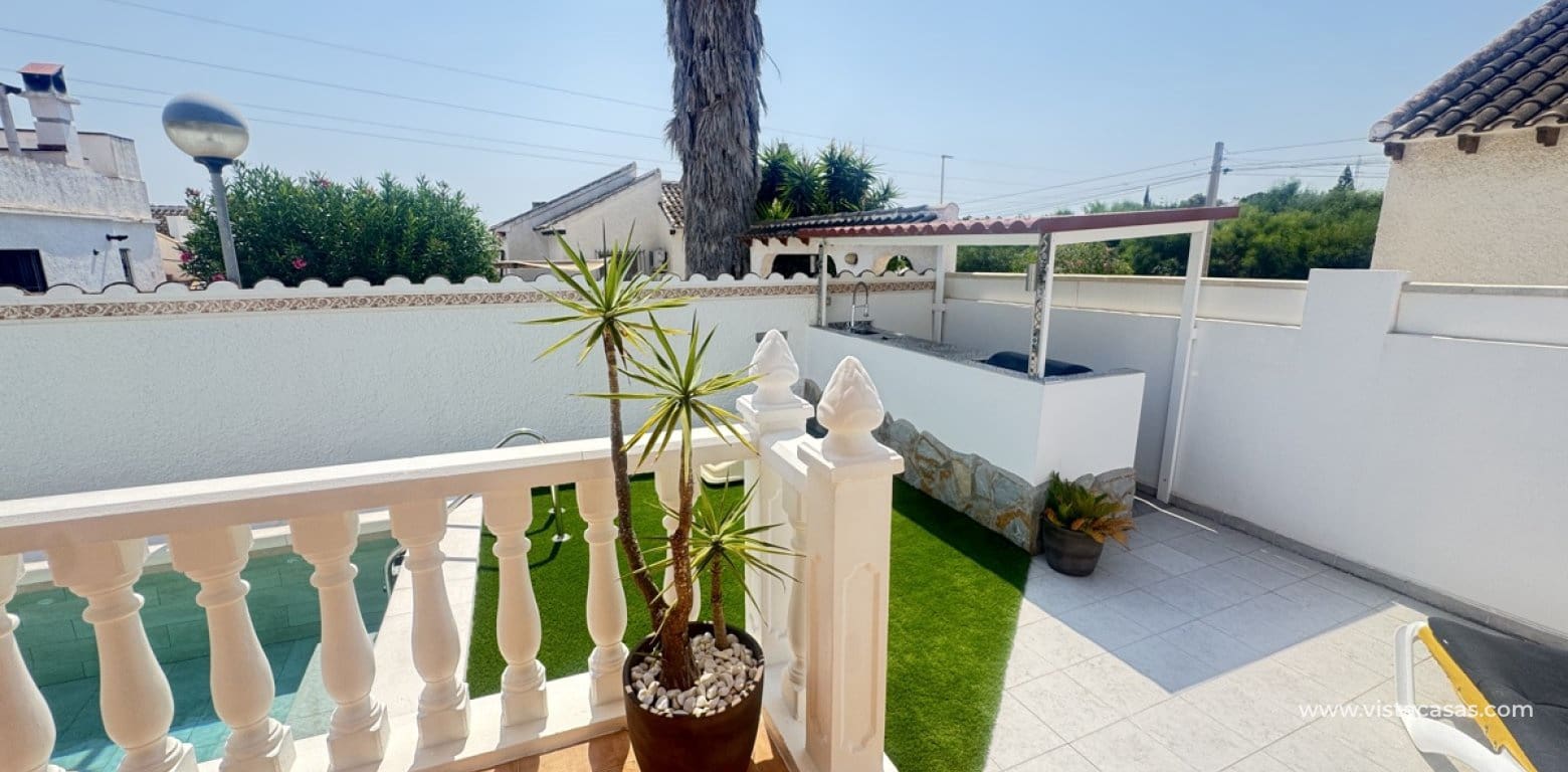Chalet de 2 habitaciones en Villamartin en venta - 299.995 € (Ref: 9852109)