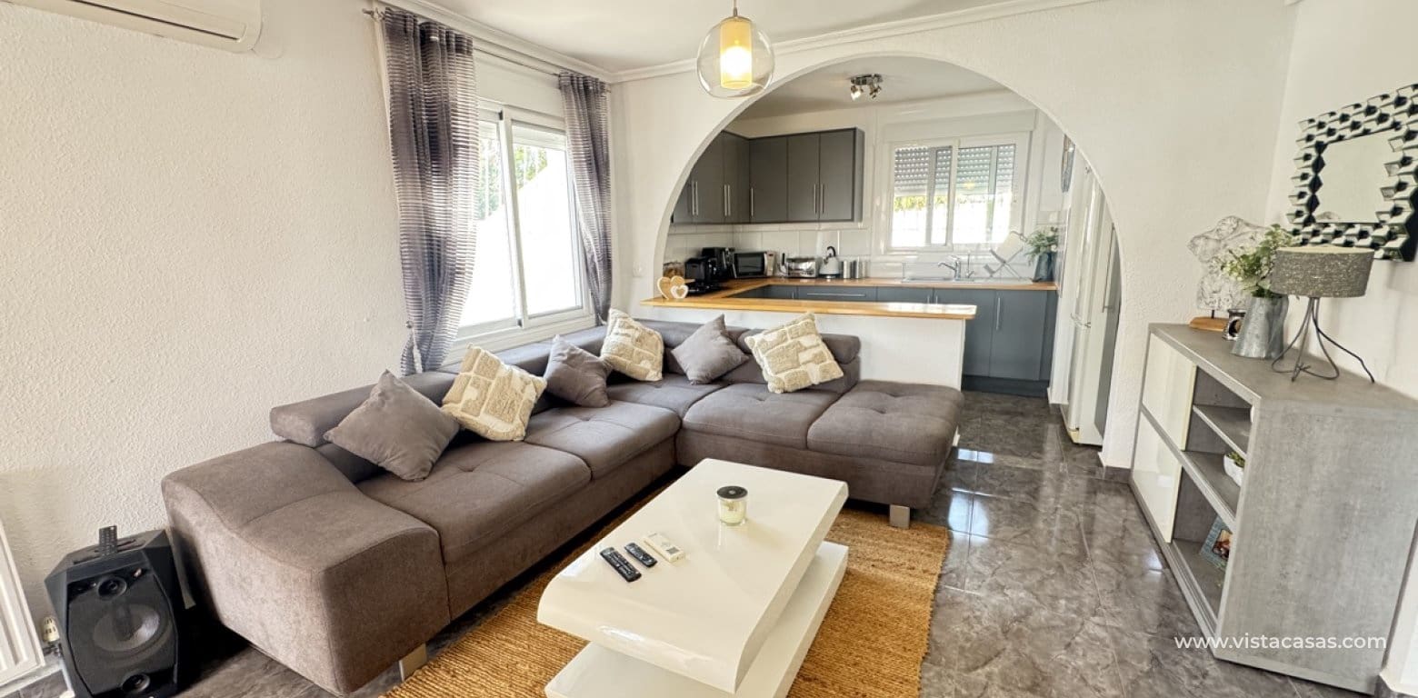 Chalet de 2 habitaciones en Villamartin en venta - 299.995 € (Ref: 9852109)