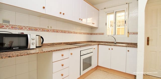 2 makuuhuone Omakotitalo myytävänä paikassa Villamartin, Orihuela mukana uima-altaan - 162 995 € (Ref: 9854419)