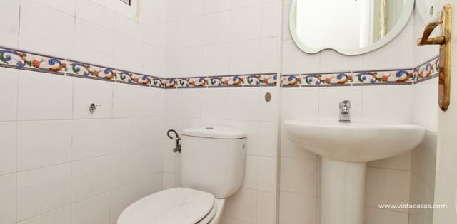 2 makuuhuone Omakotitalo myytävänä paikassa Villamartin, Orihuela mukana uima-altaan - 162 995 € (Ref: 9854419)