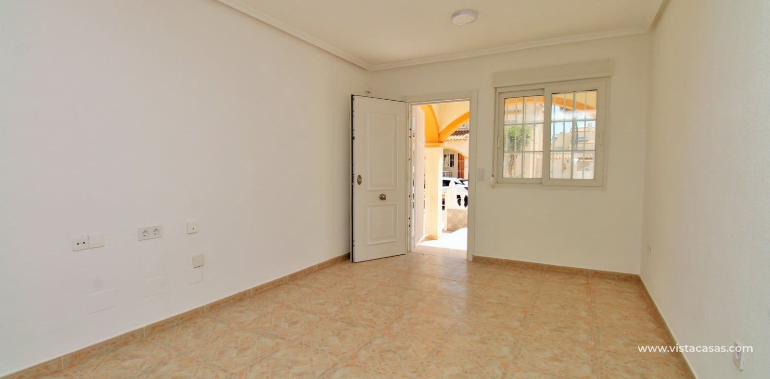 2 makuuhuone Omakotitalo myytävänä paikassa Playa Flamenca mukana uima-altaan - 215 000 € (Ref: 9861102)
