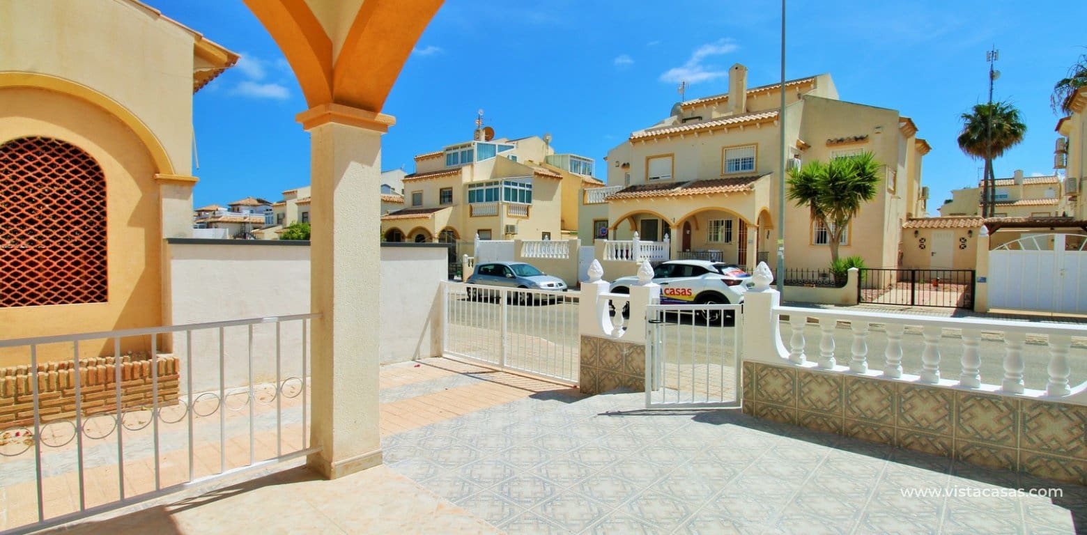 2 makuuhuone Omakotitalo myytävänä paikassa Playa Flamenca mukana uima-altaan - 215 000 € (Ref: 9861102)
