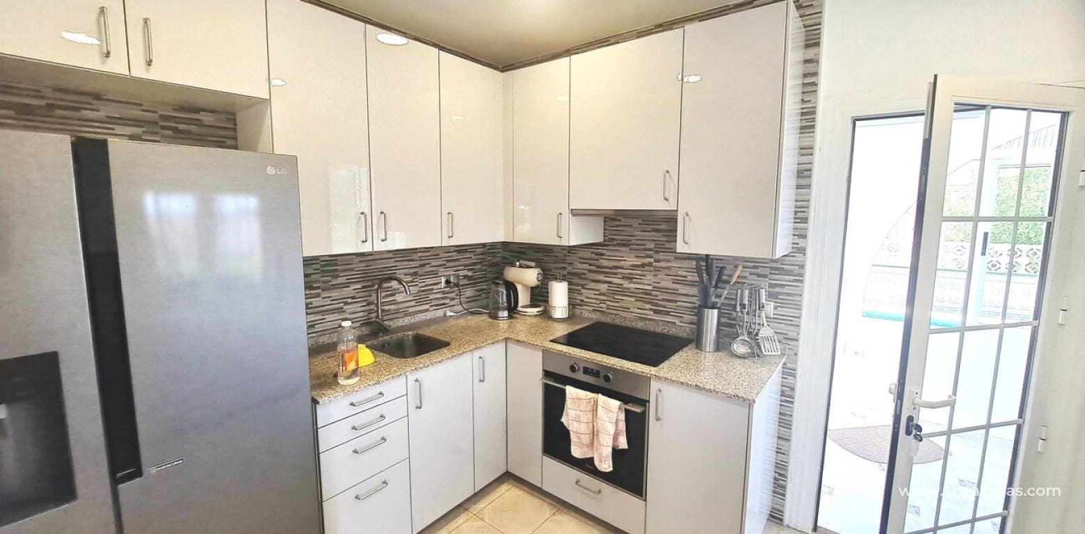 3 bedroom Villa for sale in Villamartin - € 350,000 (Ref: 9862186)