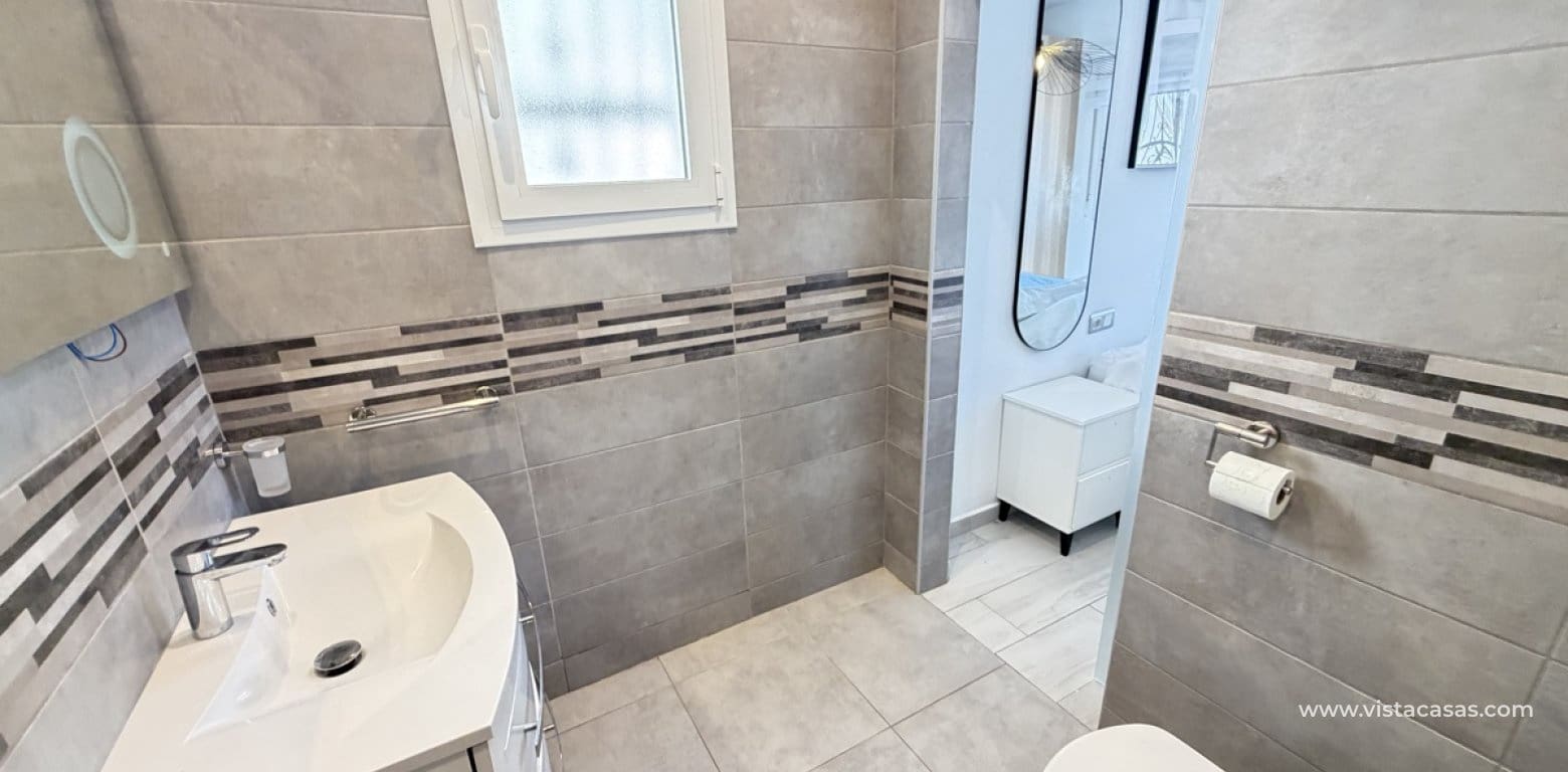 2 bedroom Villa for sale in Villamartin - € 249,000 (Ref: 9862187)