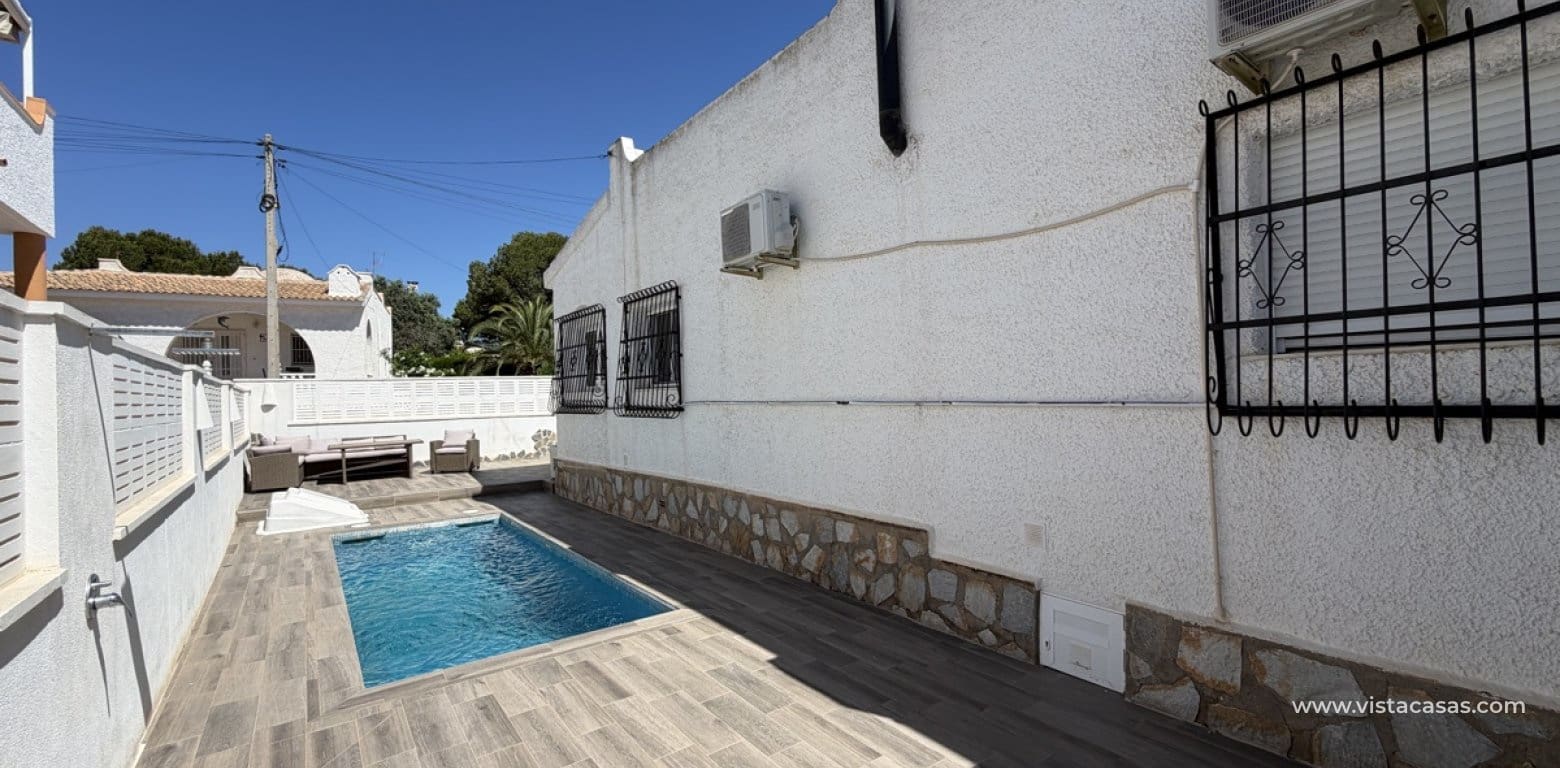 2 bedroom Villa for sale in Villamartin - € 249,000 (Ref: 9862187)