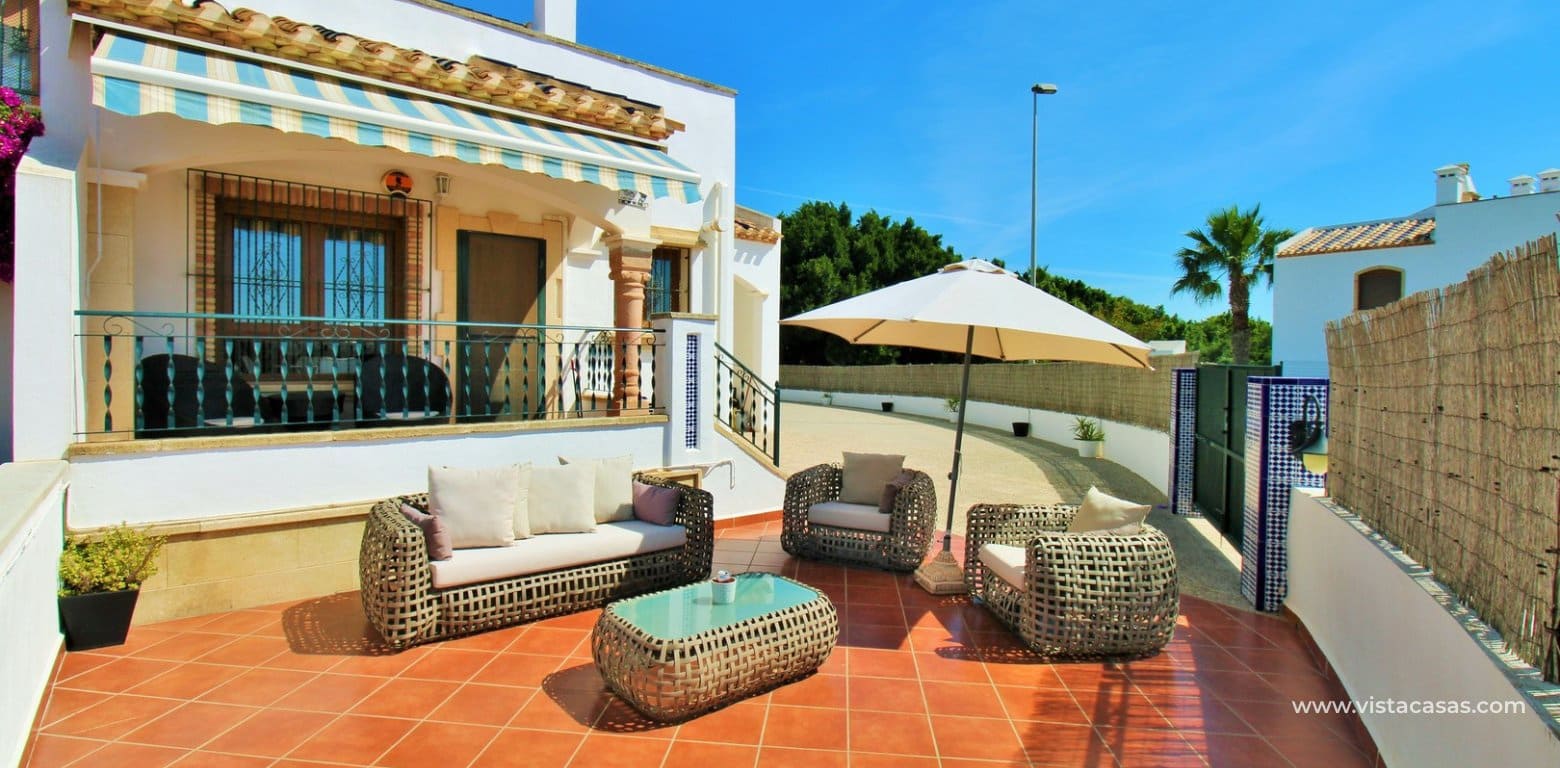 3 bedroom Townhouse for sale in Villamartin with pool - € 284,950 (Ref: 9865530)