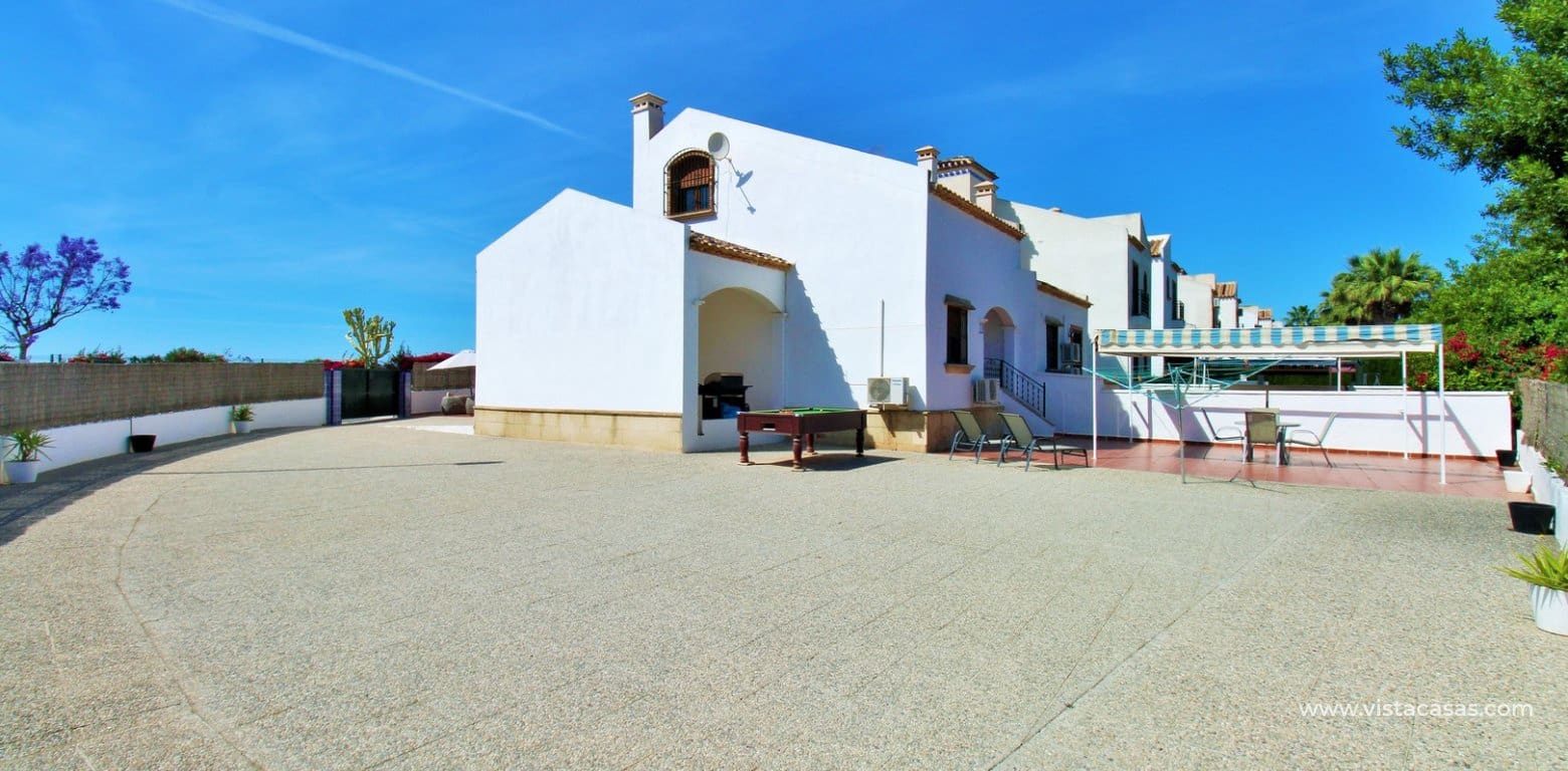 3 bedroom Townhouse for sale in Villamartin with pool - € 284,950 (Ref: 9865530)