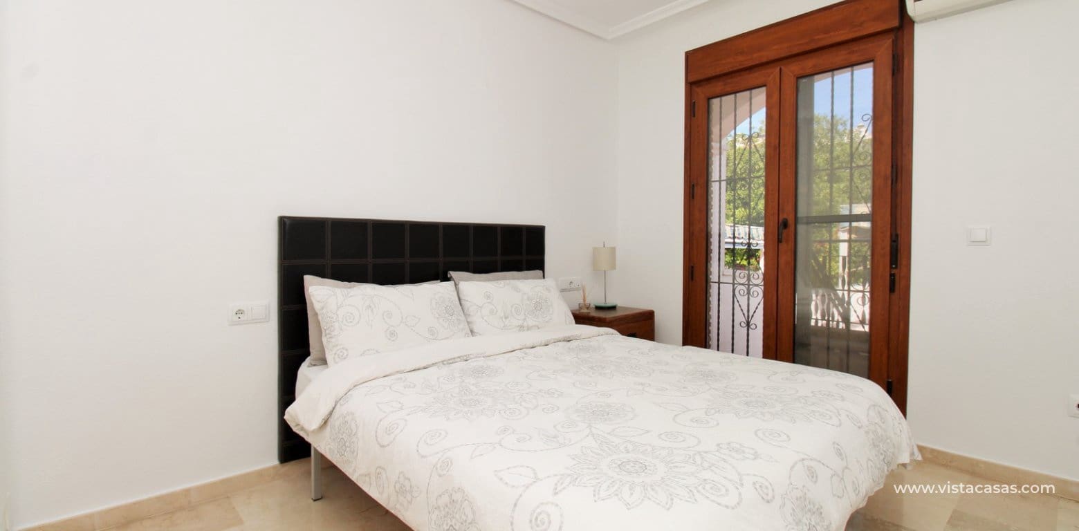 3 bedroom Townhouse for sale in Villamartin with pool - € 284,950 (Ref: 9865530)